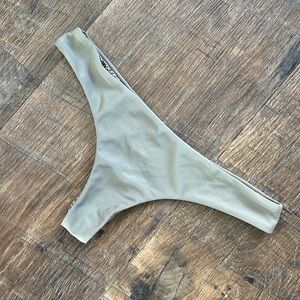 ACACIA HO’OKIPA BOTTOM